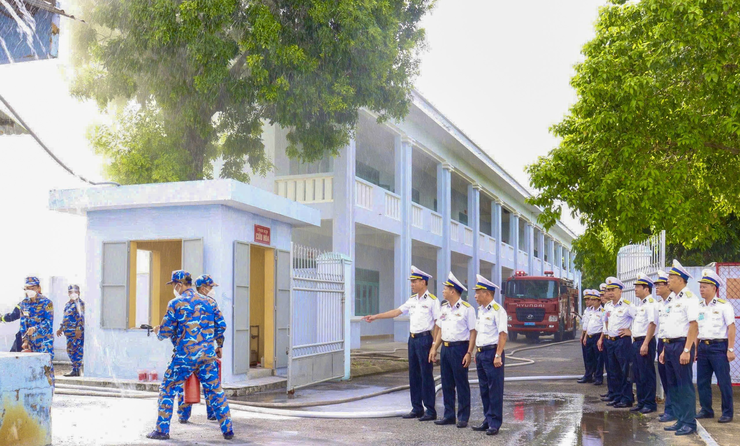 2-doan-cong-tac-kiem-tra-cong-tac-phong-chong-chay-no-tai-kho-xang-dau-1792415069.jpg