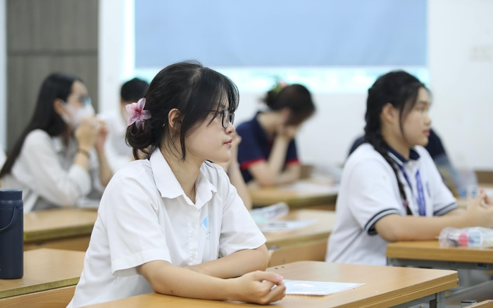 nlntv-thi-dai-hoc-1781679896.png
