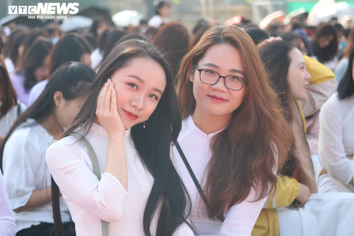 nlntv-nu-sinh-dh-su-pham-khai-giang-4-16023225jpg-1783930431.png