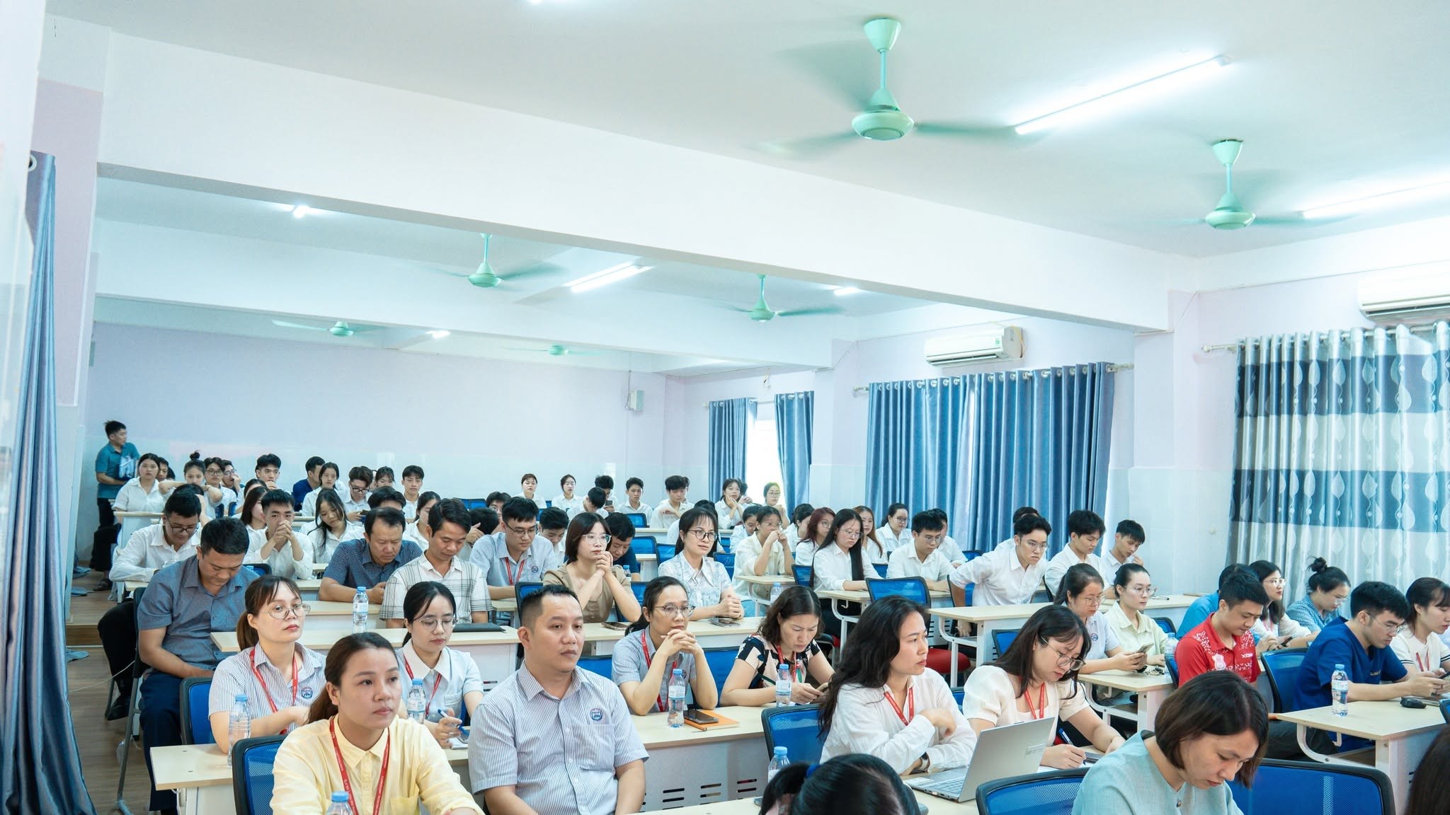 nlntv-sinh-vien-dh-y-ha-noi-1788921154.jpg