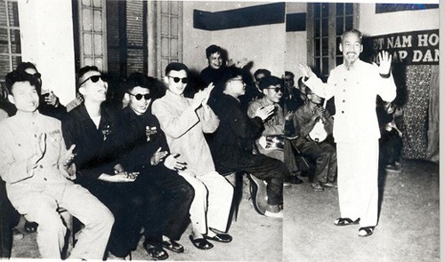bac-ho-voi-thuong-binh-1784859031.jpg
