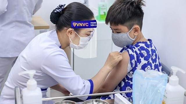 thu-tuong-yeu-cau-bo-y-te-khi-duoc-cap-co-tham-quyen-phe-duyet-ve-chu-truong-thuc-hien-ngay-cac-thu-tuc-can-thiet-de-mua-vaccine-cho-tre-em-tu-5-den-11-tuoi-1641089447.jpeg