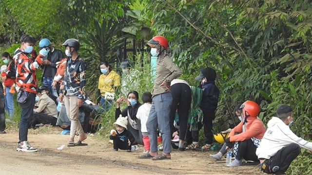 nguoi-lao-dong-mat-viec-trong-dot-dich-lan-thu-4-tai-cac-tinh-phia-nam-roi-thanh-pho-ve-que-1641182294.jpg