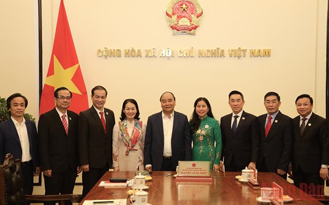 chu-tich-nuoc-nguyen-xuan-phuc-lam-viec-voi-trung-uong-hoi-chu-thap-do-viet-nam-1649148825.jpg