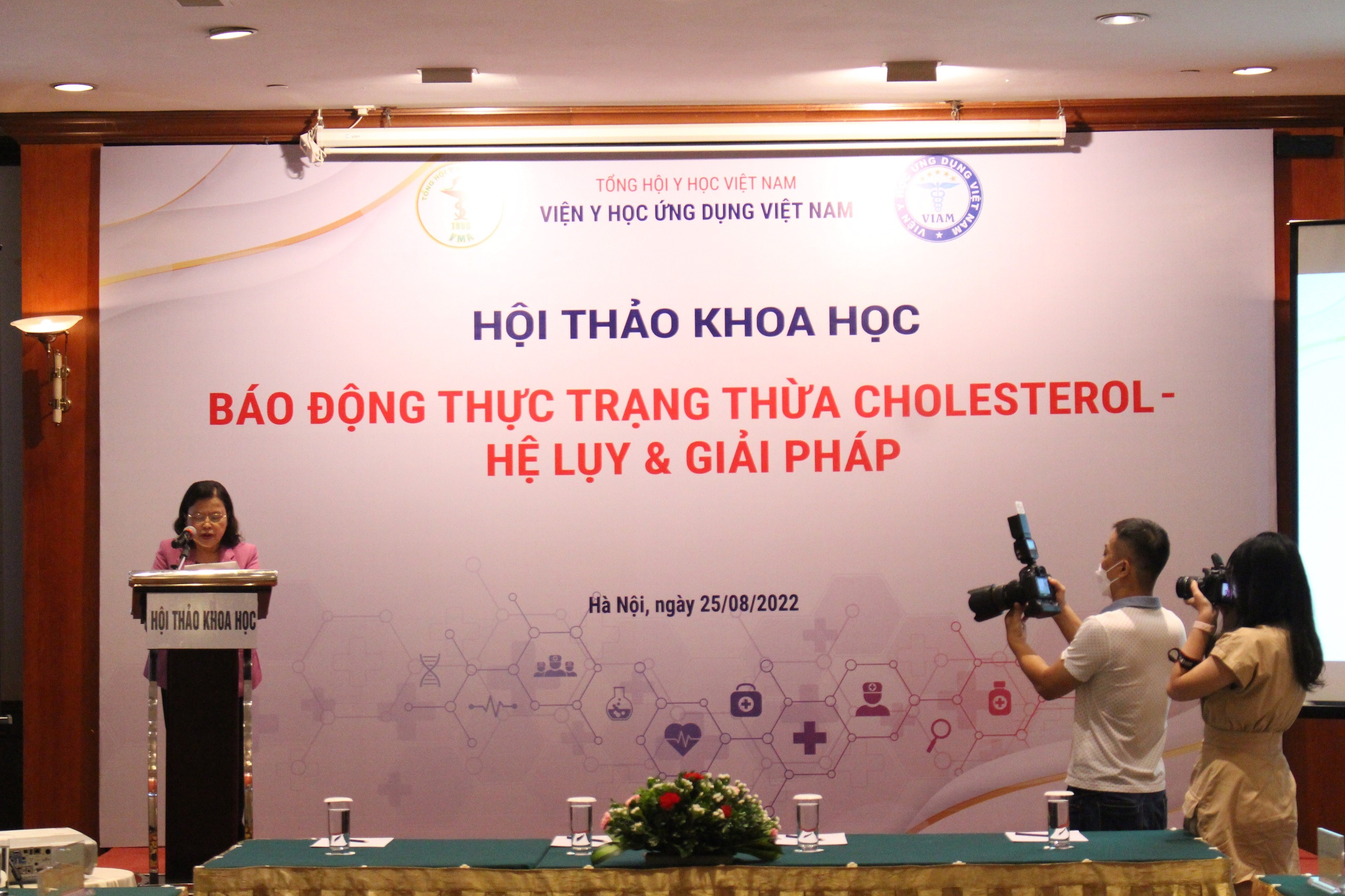 moi-nam-co-hang-trieu-ca-tu-vong-vi-mo-mau-cao-nhung-nguoi-viet-van-dang-tho-o-01-1661403388.JPG