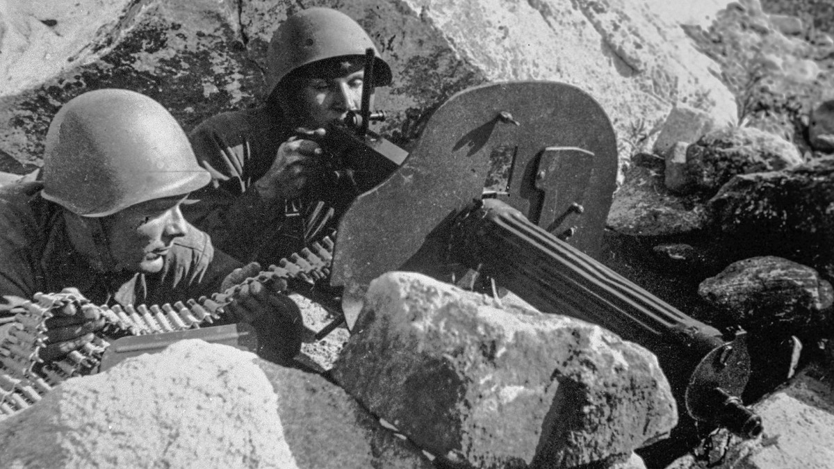 Lính Liên Xô trên sườn núi Musta-Tunturi. Ảnh: Sputnik.
