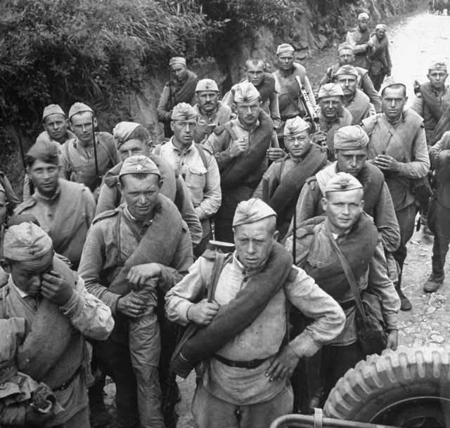 soviet-troops-in-korea-october-1945-1673627709.jpg