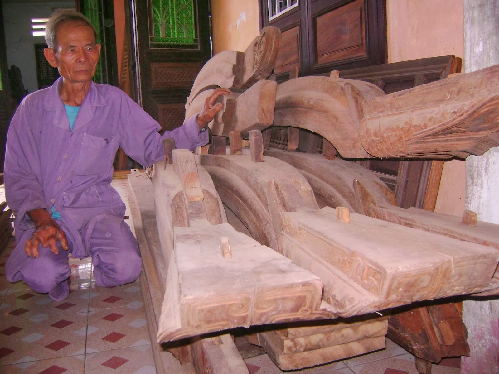 Hàng trăm vì kèo, tấm trần được lưu giữ tại nhà nghệ nhân Nguyễn Màn 