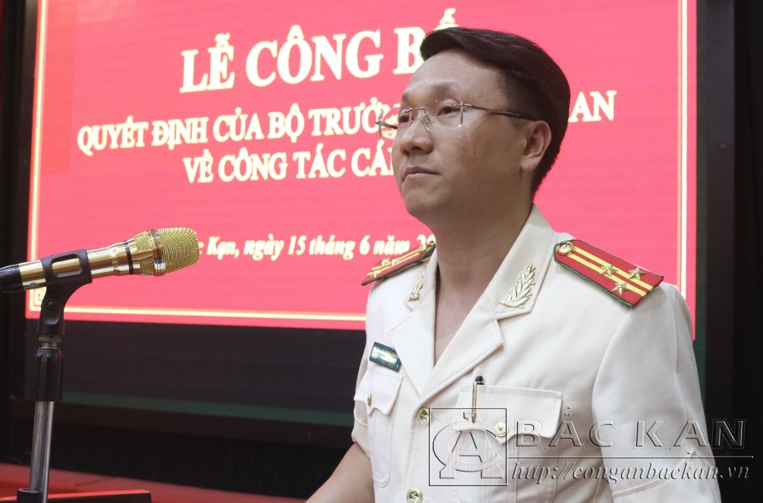 thuong-ta-le-hong-giang-giu-chuc-pho-giam-doc-cong-an-tinh-bac-kan01-1686881015.jpg