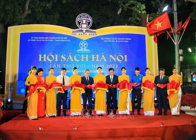 hoi-sach-ha-noi-6102023a-1696649020.jpeg