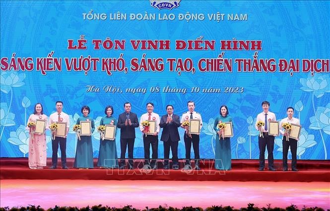 thu-tuong-pham-minh-chinh-phat-huy-truyen-thong-01-1696758417.jpg
