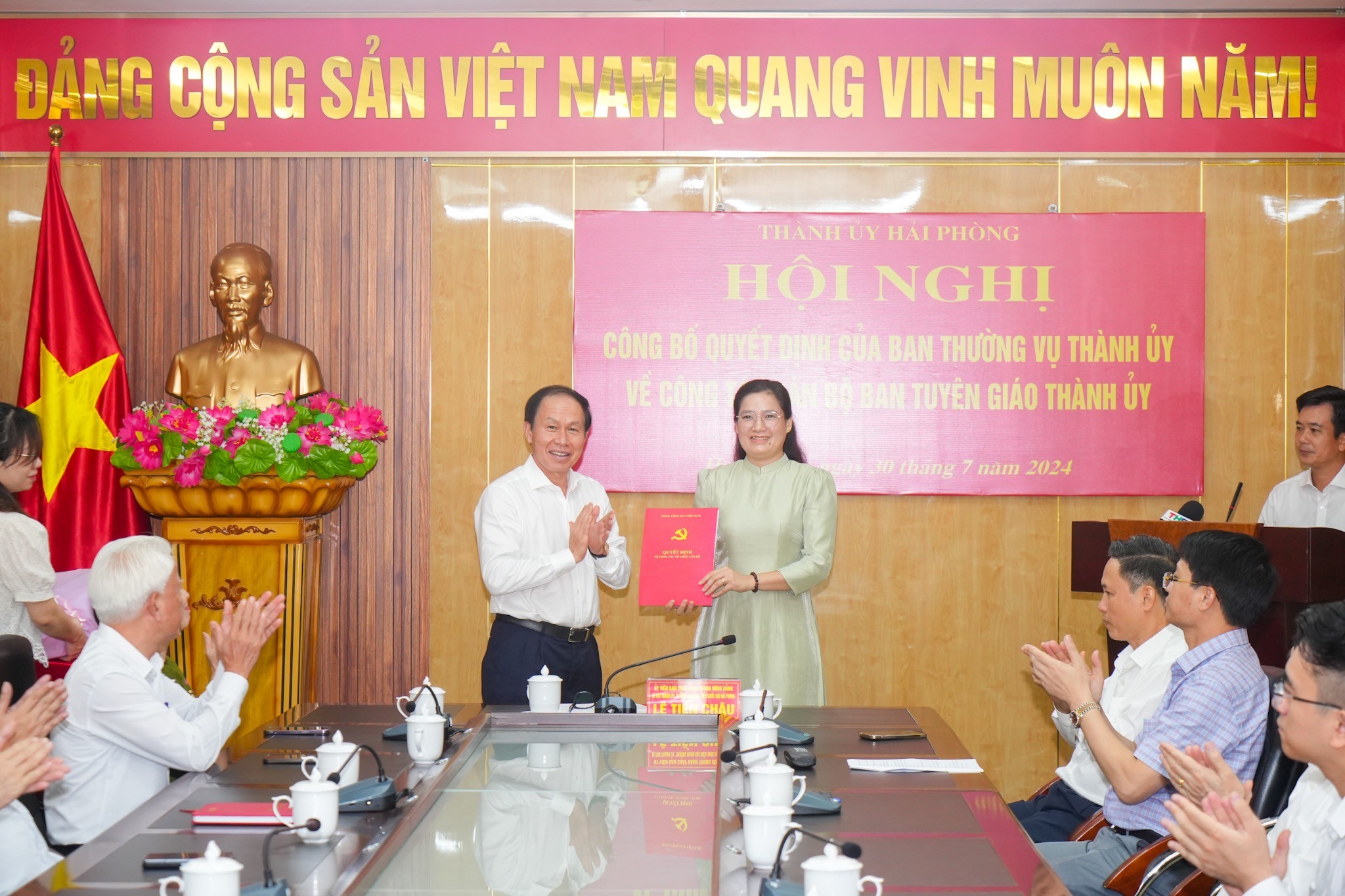 hai-duong-hai-phong-bo-nhiem-can-bo-moi01-1722394702.jpeg