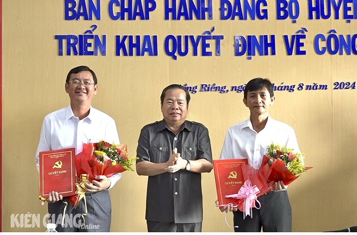 bo-nhiem-nhan-su-lanh-dao-moi-tai-quang-ngai-va-kien-giang03-1722499971.jpg