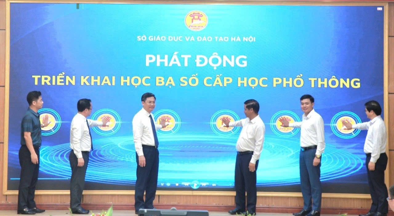 ha-noi-trien-khai-hoc-ba-so-o-tat-ca-cac-truong-thpt-nam-hoc-2024-2025-2-1723602629.jpg