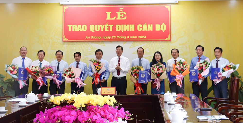 luan-chuyen-chi-dinh-nhan-su-moi-tai-an-giang-va-tay-ninh-1724403983.jpeg