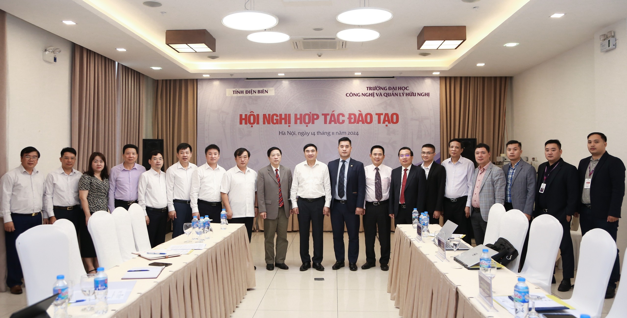 hoi-nghi-hop-tac-dao-tao-4-1731657711.jpg