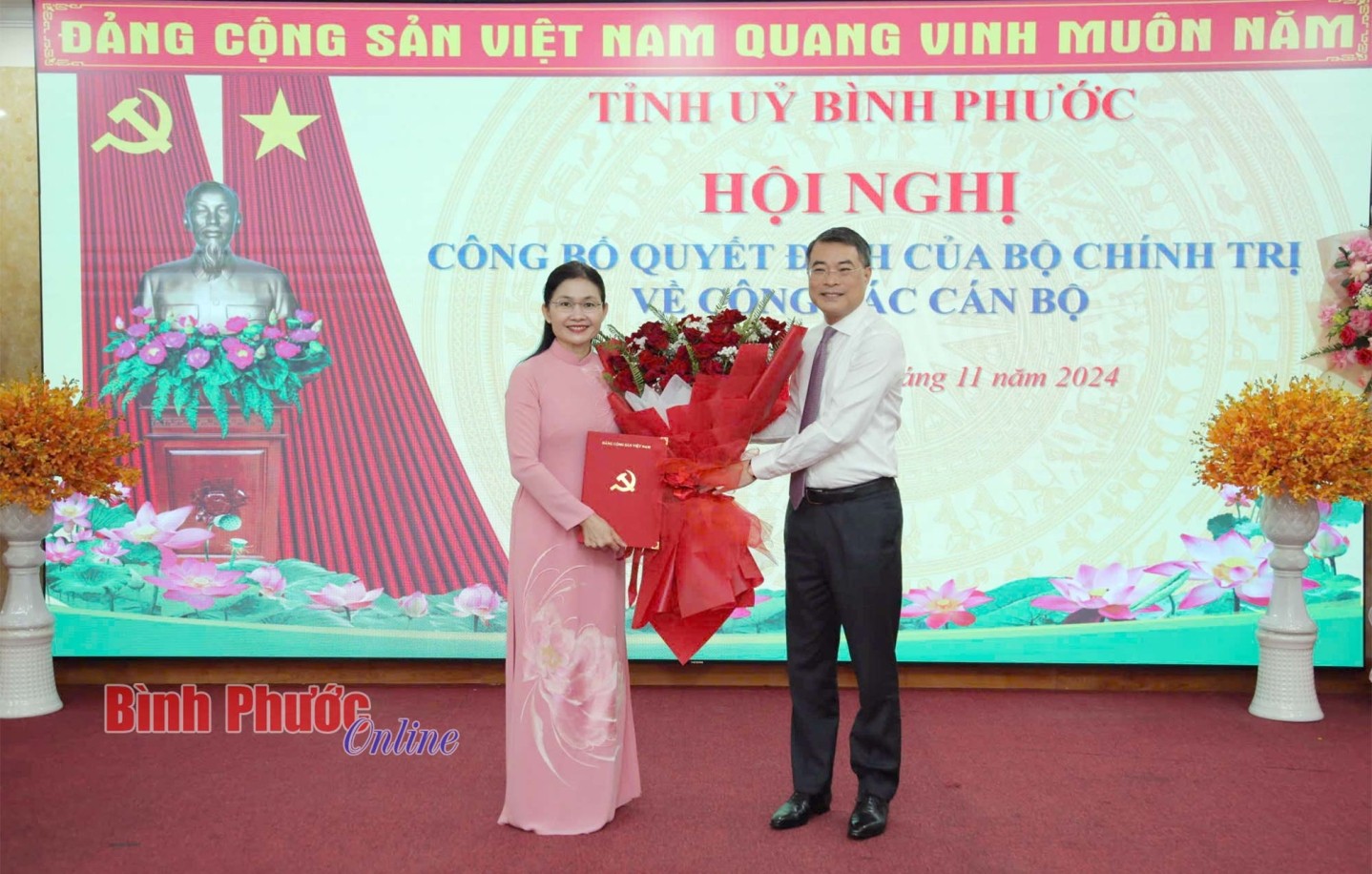 ba-ton-ngoc-hanh-giu-chuc-bi-thu-tinh-uy-binh-phuoc-1732261302.jpeg