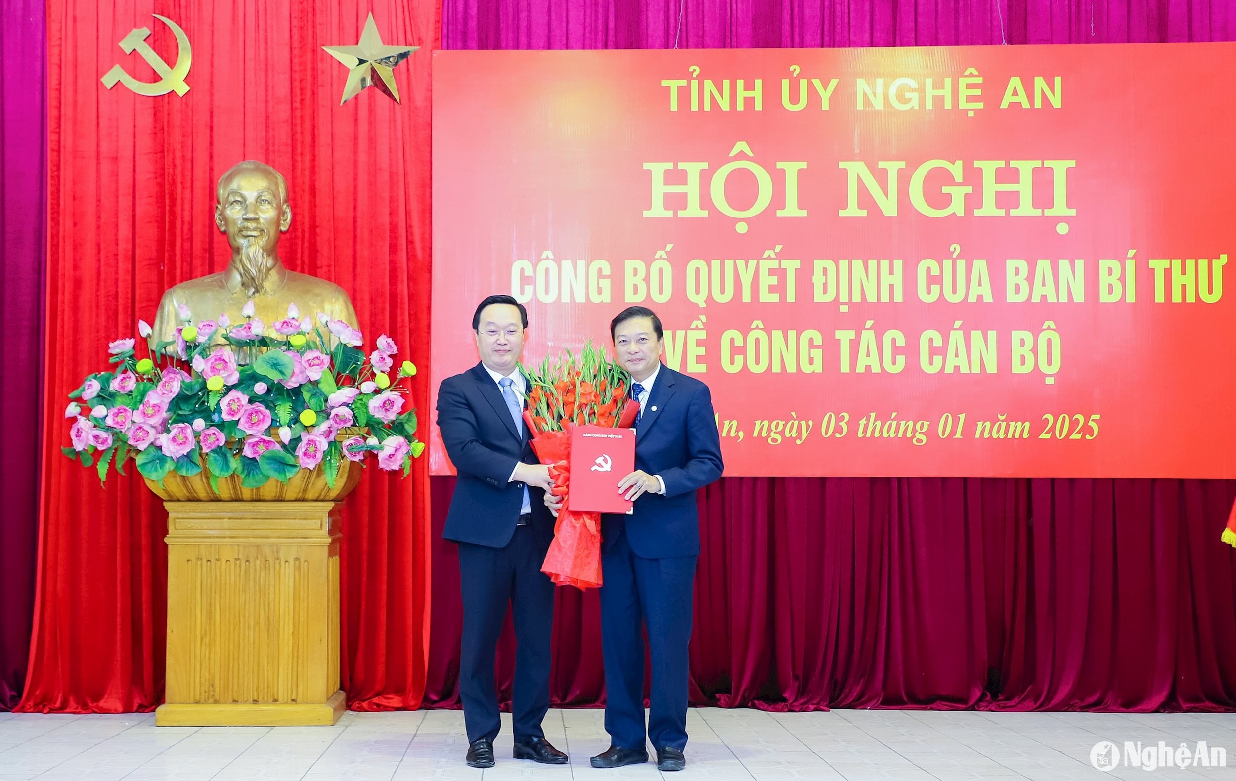 ong-le-hong-vinh-giu-chuc-pho-bi-thu-tinh-uy-nghe-an-1735891726.jpeg