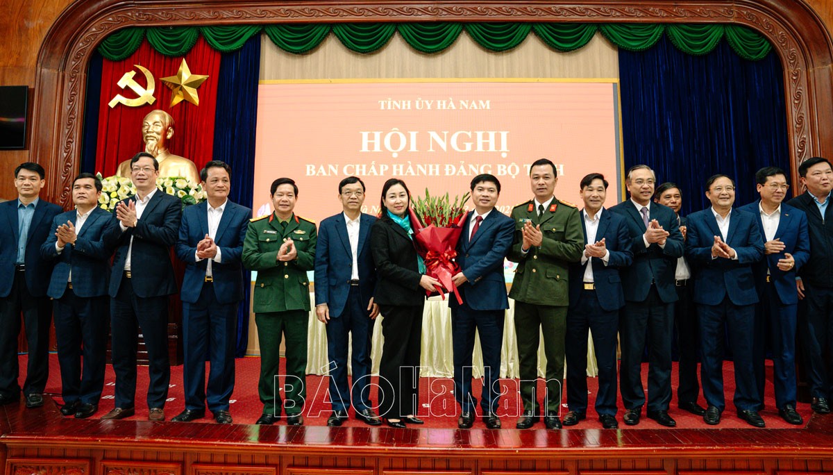 ong-truong-quoc-huy-duoc-bau-giu-chuc-bi-thu-tinh-uy-ha-nam-1740989444.jpeg