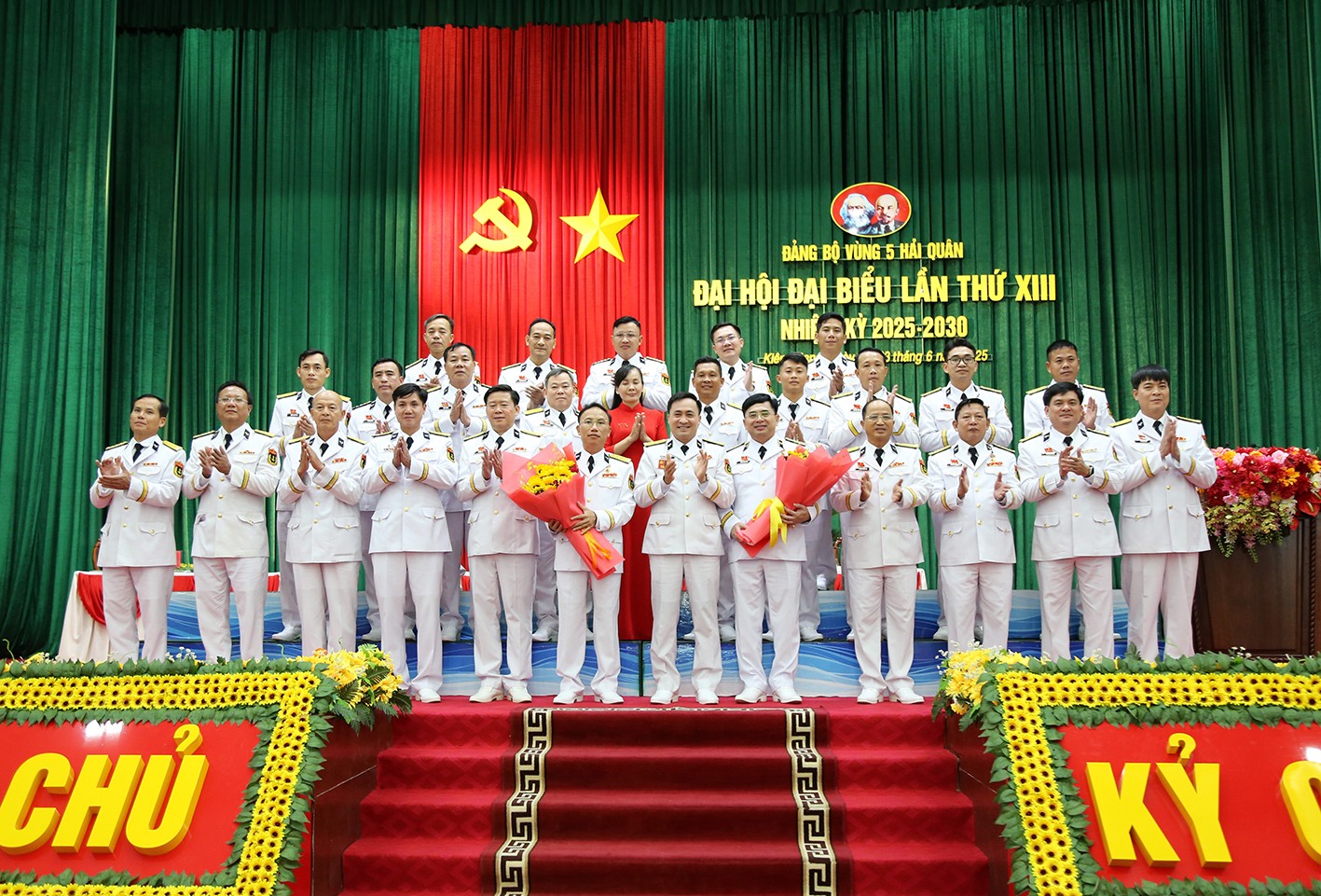 9-ban-chap-hanh-dang-bo-vung-5-hai-quan-nhiem-ky-2025-2030-va-doan-dai-bieu-di-du-dai-hoi-cap-tren-ra-mat-dai-hoi-1748950797.JPG