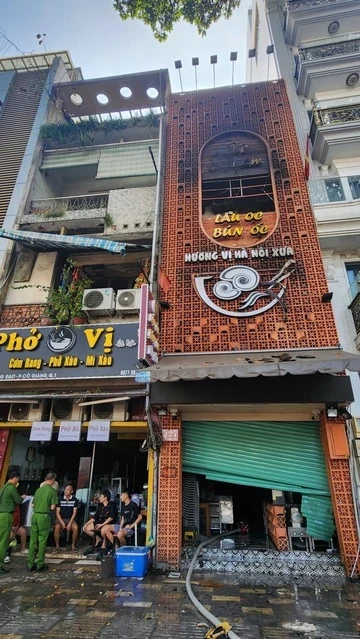 Hiện trường vụ cháy quán ăn hôm 5/12 khiến 4 người tử vong trên đường Trần Hưng Đạo. Ảnh: Znews