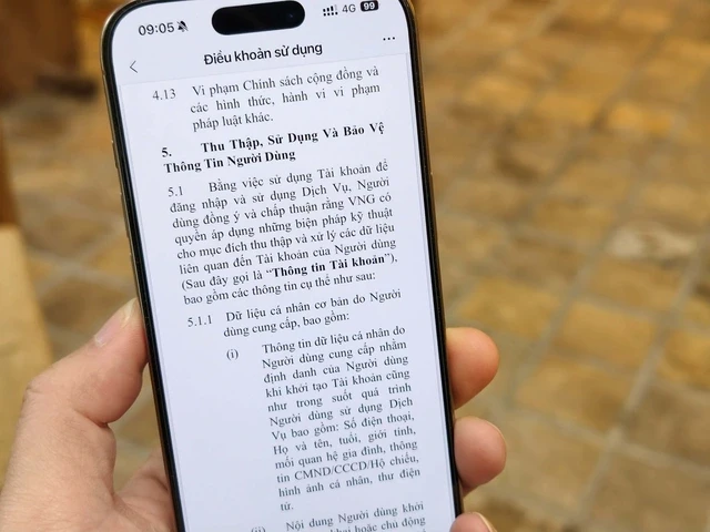 Các điều khoản Zalo buộc người dùng đồng ý để tiếp tục sử dụng phần mềm đang gây lo ngại về quyền riêng tư. Ảnh: Thanh niên