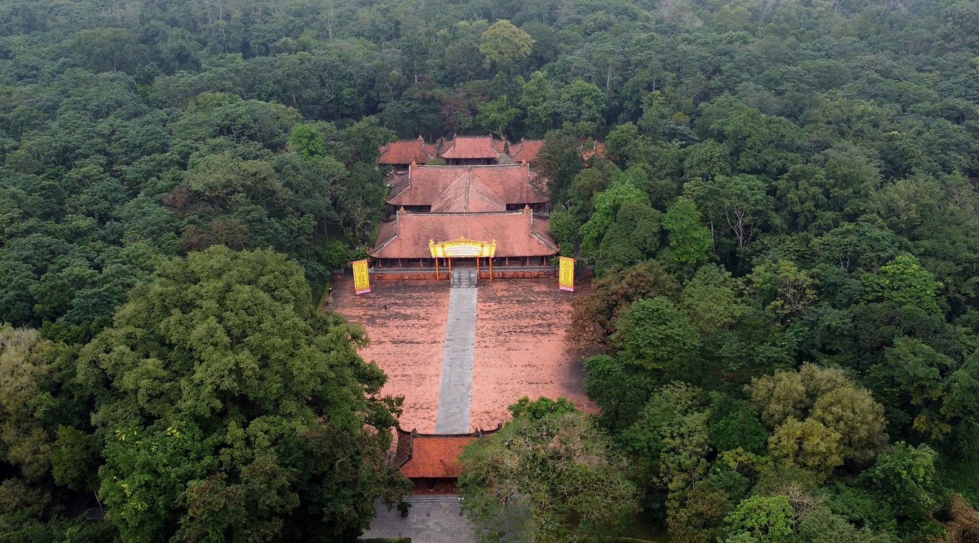 Quần thể di tích Lam Kinh nhìn từ trên cao. Ảnh: Bộ VHTT&DL 