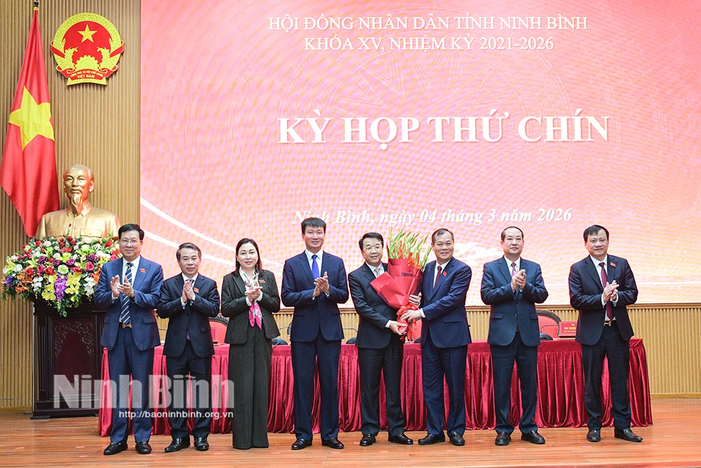chan-dung-tan-chu-tich-ubnd-tinh-ninh-binh-02-1772613484.jpg