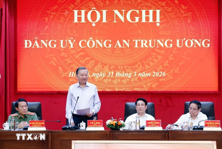 tong-bi-thu-to-lam-du-hoi-nghi-dang-uy-cong-an-trung-uong-4-17749387668361434481200-1774940813.jpg
