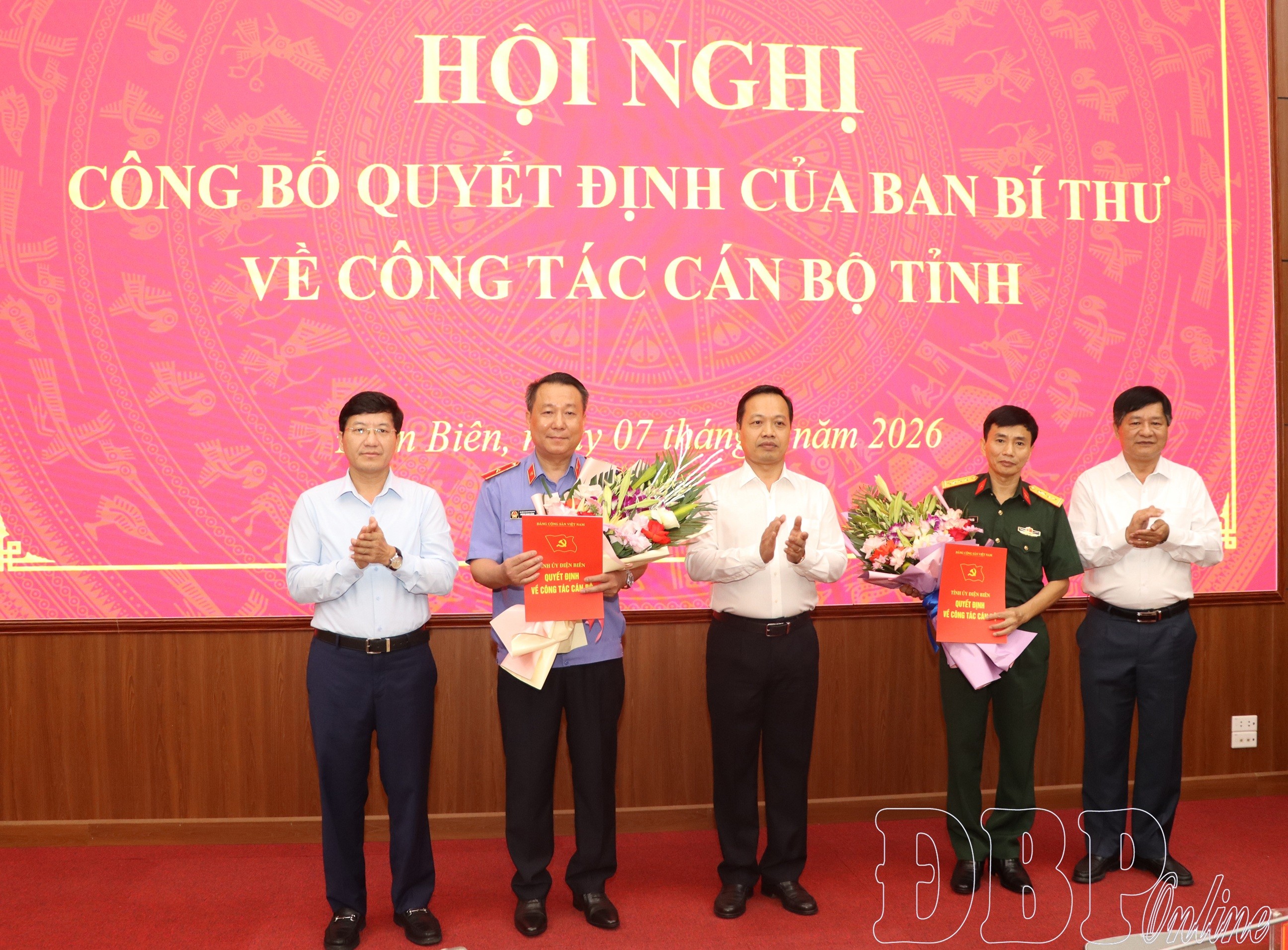 dien-bien-cao-bang-cong-bo-cac-quyet-dinh-cua-ban-bi-thu-ve-cong-tac-can-bo-1778122552.jpg