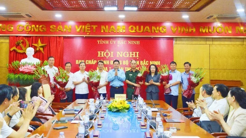 thanh-hoa-bac-ninh-trien-khai-quyet-dinh-cua-ban-bi-thu-ve-cong-tac-can-bo-02-1778807472.webp