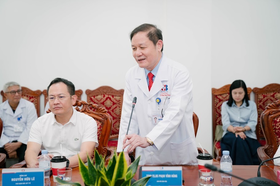 anh-2-ttndtsbs-pham-vinh-hung-bao-cao-bo-truong-bo-y-te-ve-ket-qua-hoat-dong-va-dinh-huong-phat-trien-benh-vien-1778983184.jpg