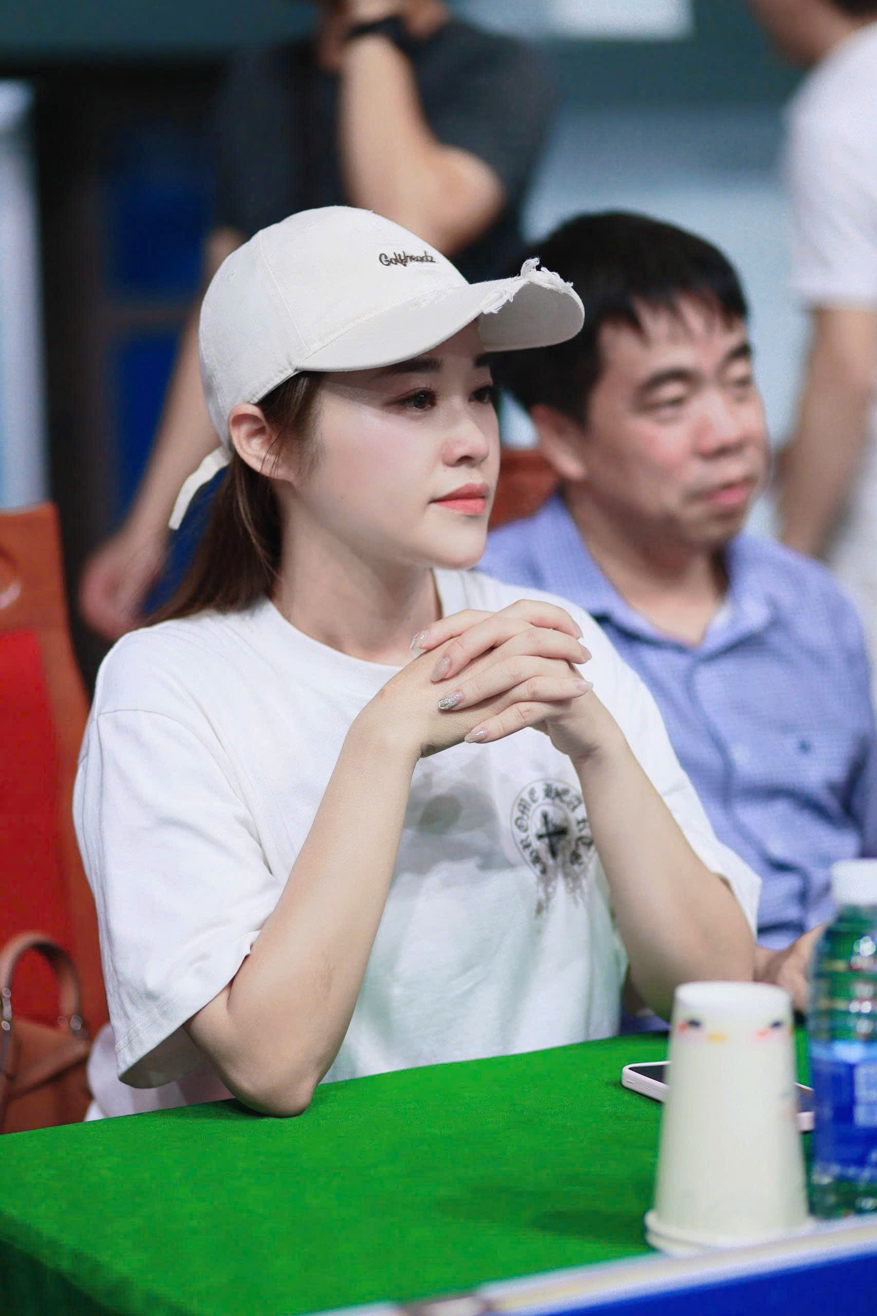 ba-hien-truong-btc-giai-1779201331.jpg