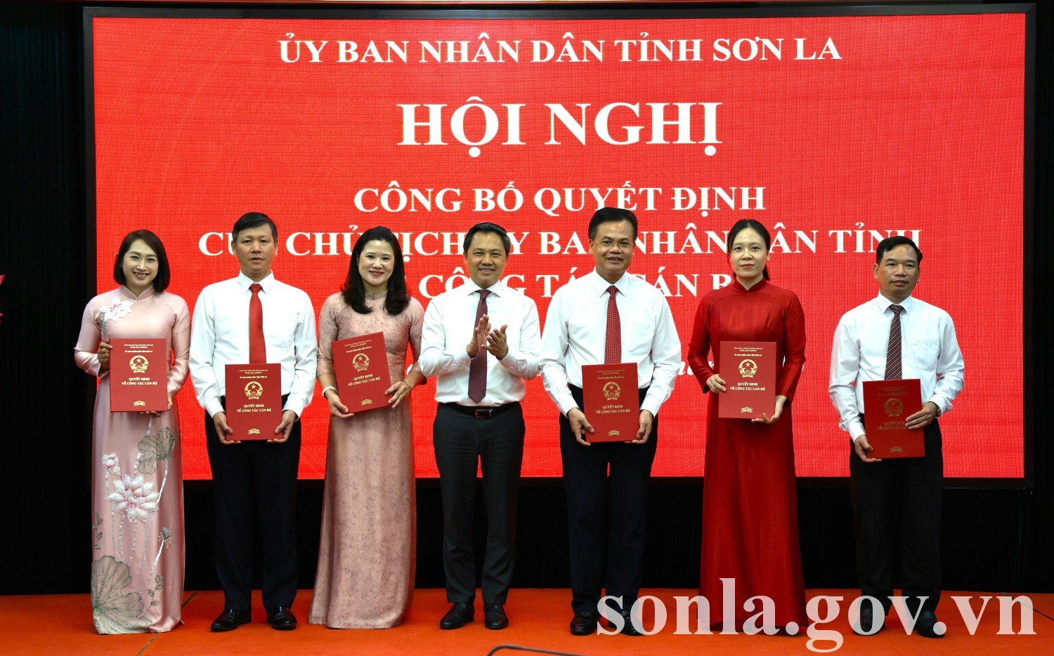 can-tho-son-la-dieu-dong-bo-nhiem-nhan-su-lanh-dao-moi-02-1779152110.jpg