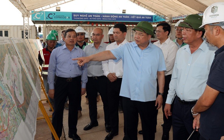 kiem-tra-du-an-cang-hang-khong-quoc-te-gia-binh-17792936839591347787179-1779329590.jpg