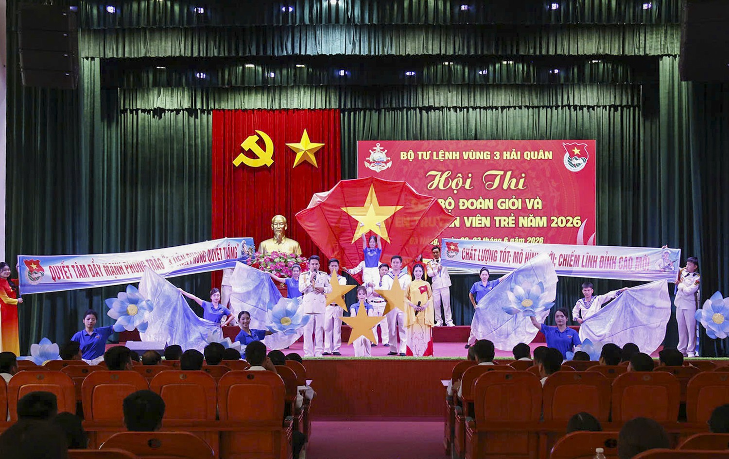4-cac-doi-the-hien-phan-thi-tuyen-truyen-vien-tre-1780390998.JPG