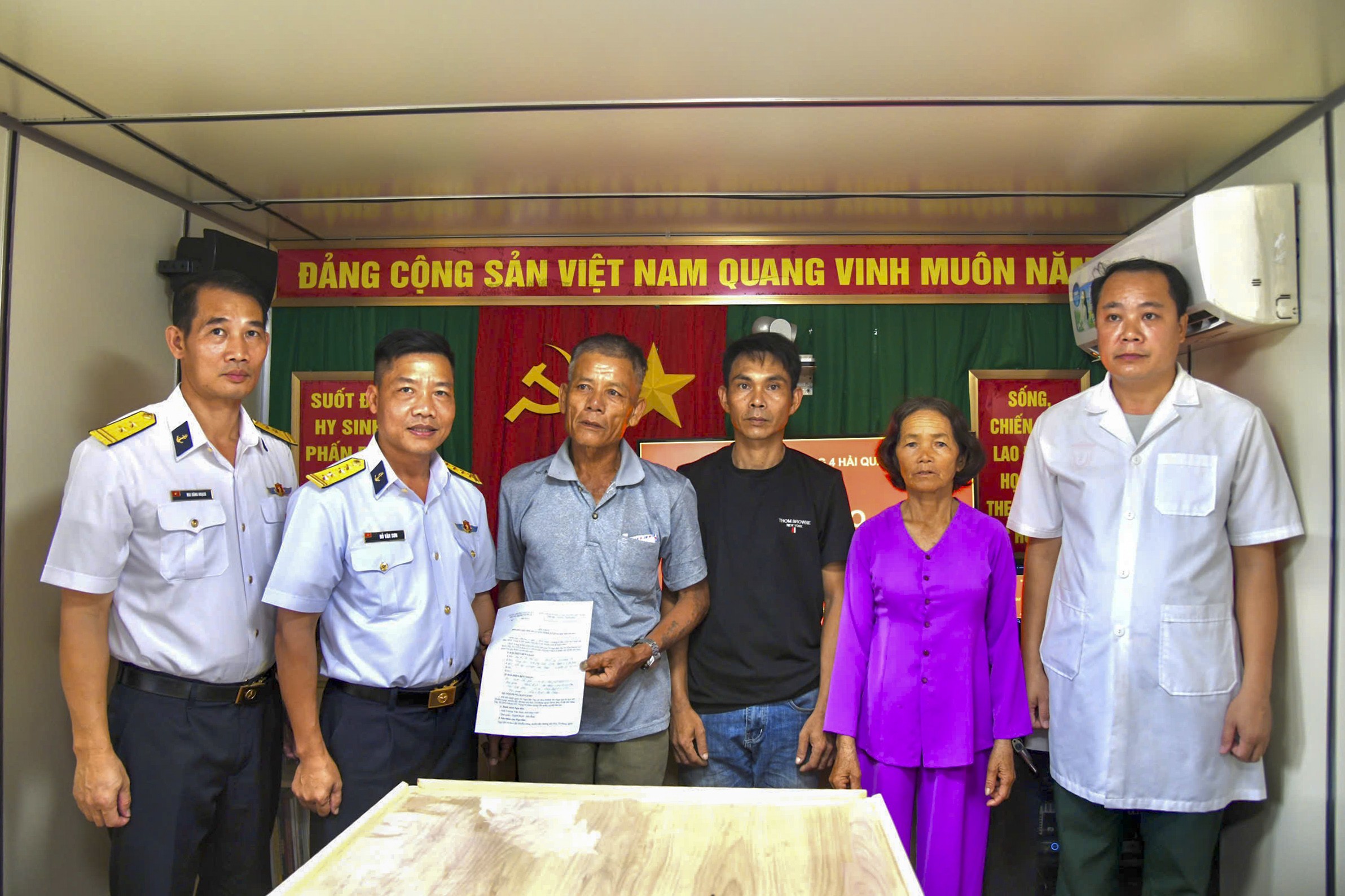 ban-gao-benh-nhan-cho-gia-dinh-1-1780544968.JPG