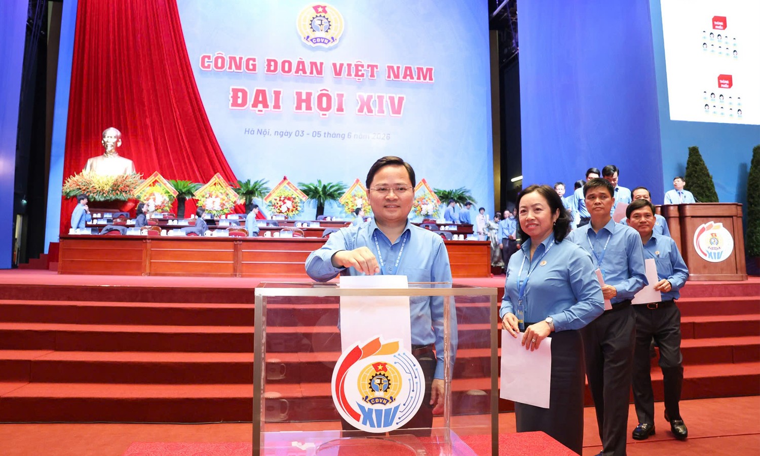 ong-nguyen-anh-tuan-tiep-tuc-giu-chuc-chu-tich-tong-lien-doan-lao-dong-viet-nam-01-1780626521.jpg