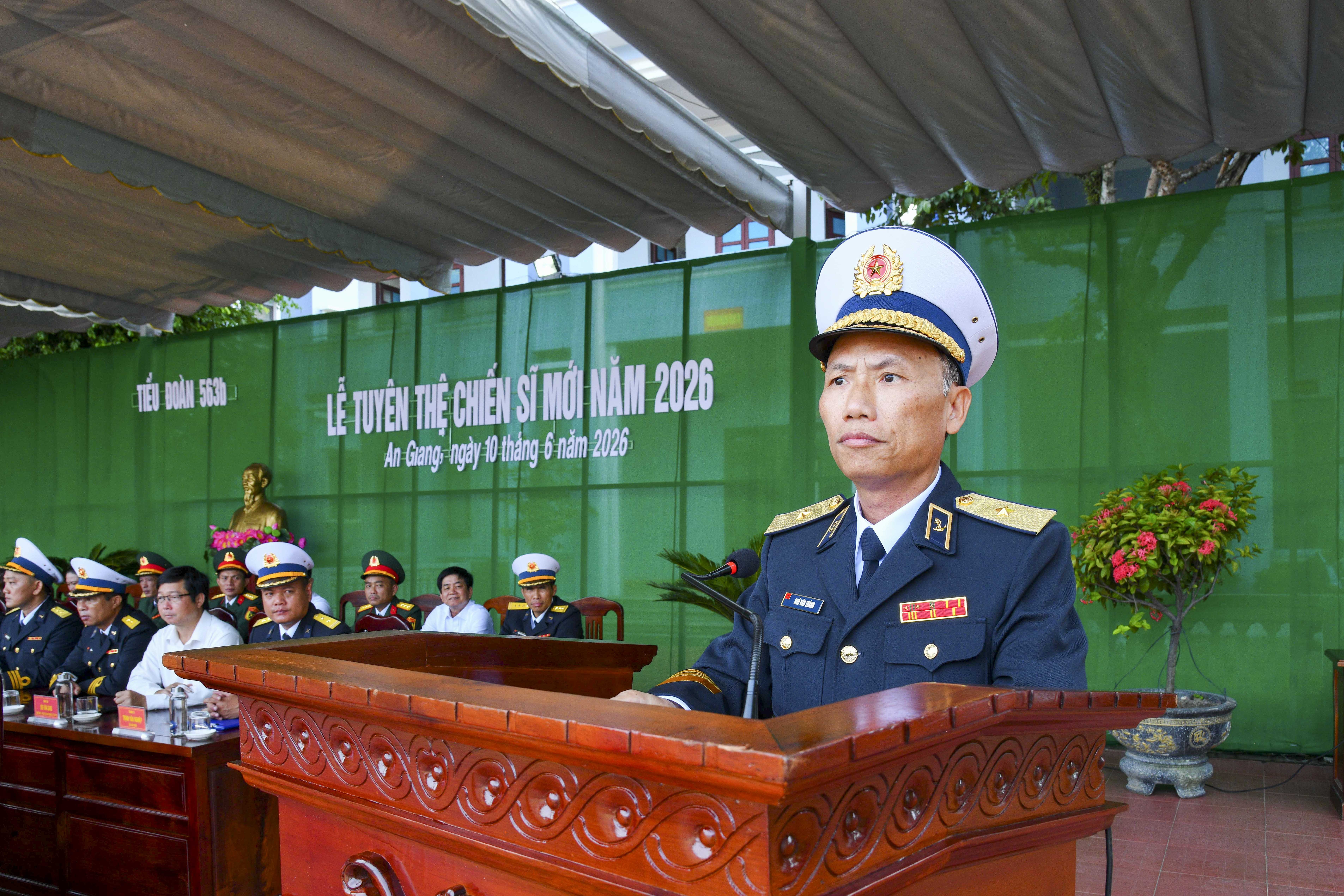 4-chuan-do-doc-ngo-van-thanh-phat-bieu-chi-dao-tai-le-tuyen-the-csm-o-tieu-doan-563b-1781107698.JPG