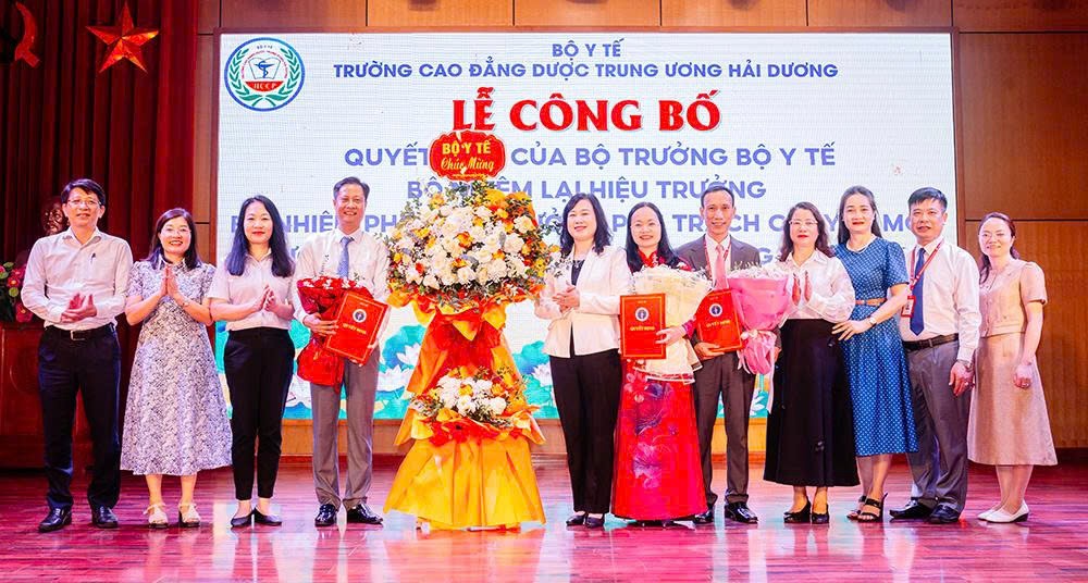 bo-truogn-chuc-mung-1781080520.jpg