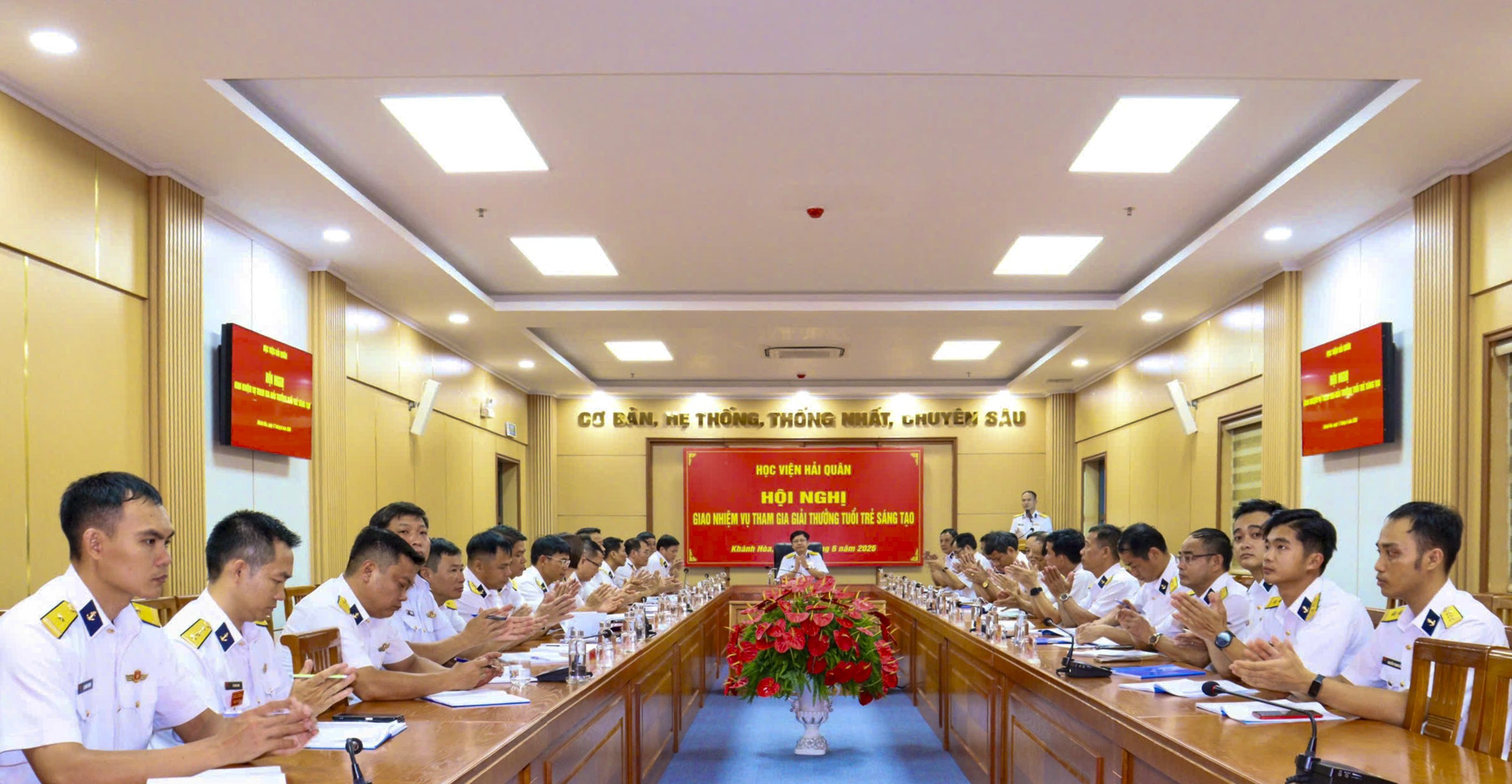 3-quang-canh-hoi-nghi-1781704771.jpg