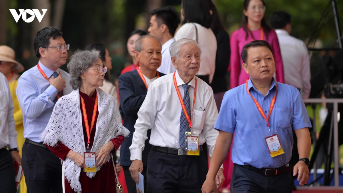 dai-bieu-tham-du-buoi-le-1782961597.webp