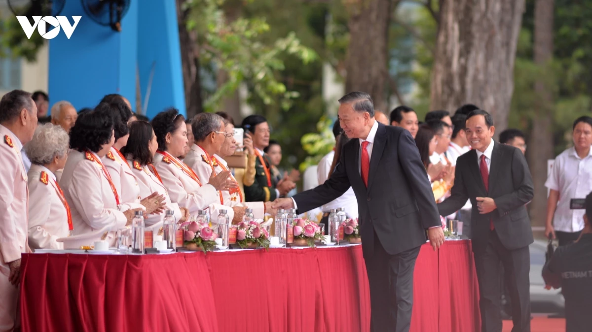 tong-bi-thu-chu-tich-nuoc-to-lam-chao-cac-dai-bieu-2-1782961525.webp
