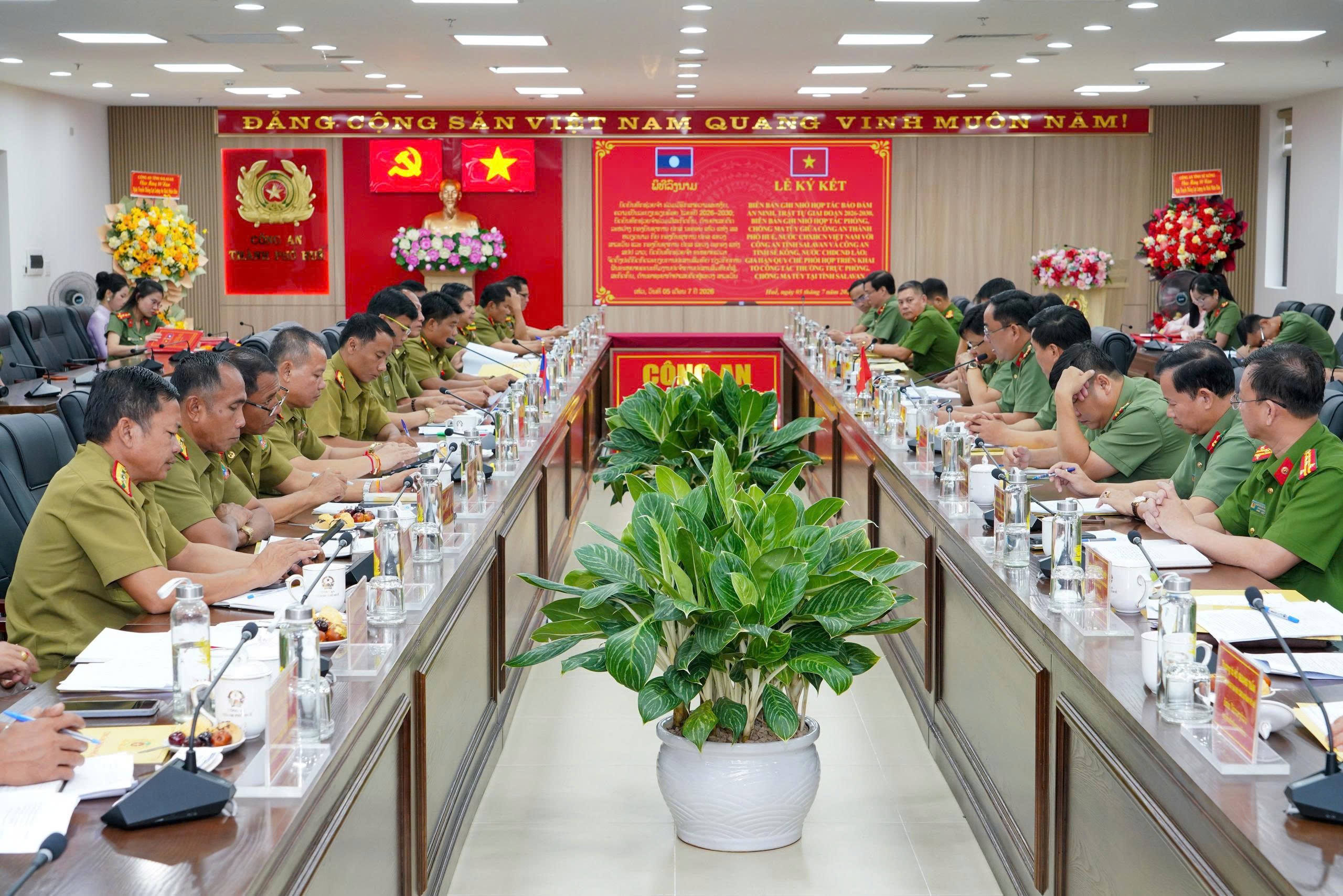 anh-3-hoi-dam-1783306493.jpg
