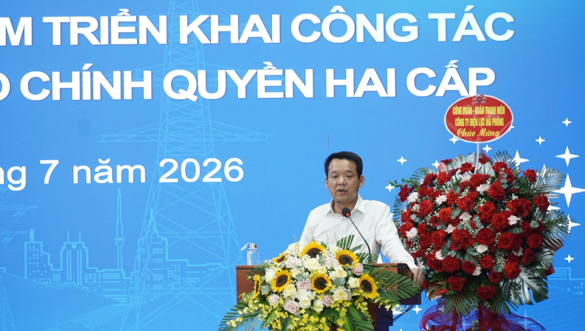 ong-nguyen-huu-huong-giam-doc-cong-ty-dien-luc-hai-phong-1784534433.jpg