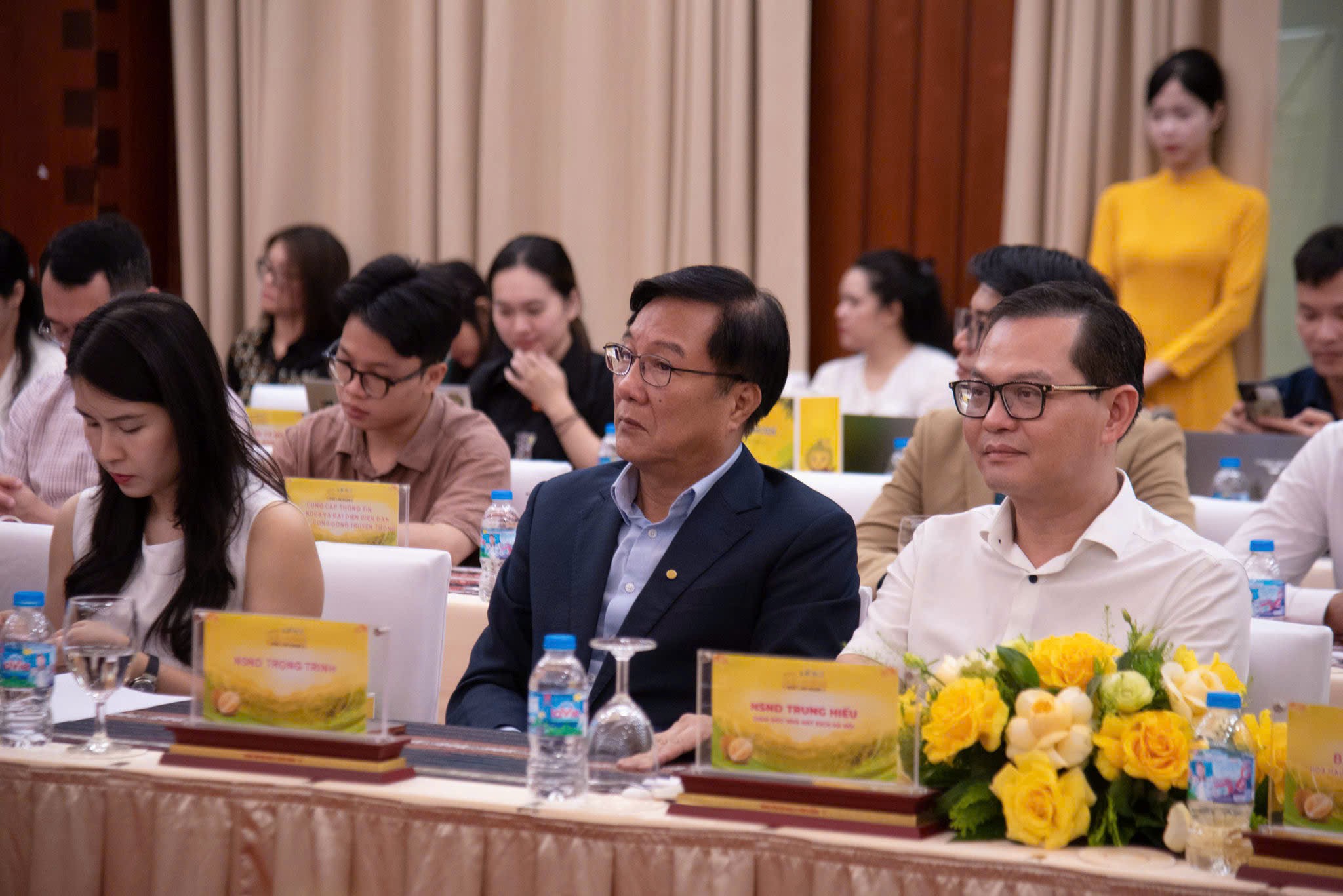 anh-1-dai-bieu-tham-du-buoi-hop-bao-1784626898.jpg