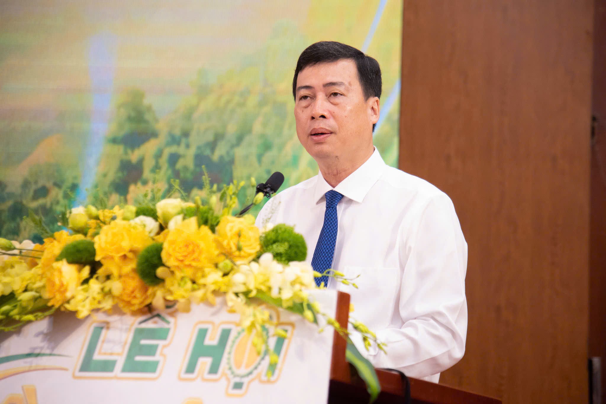 anh-2-dai-dien-ban-to-chuc-le-hoi-phat-bieu-tai-hop-bao-1784626988.jpg