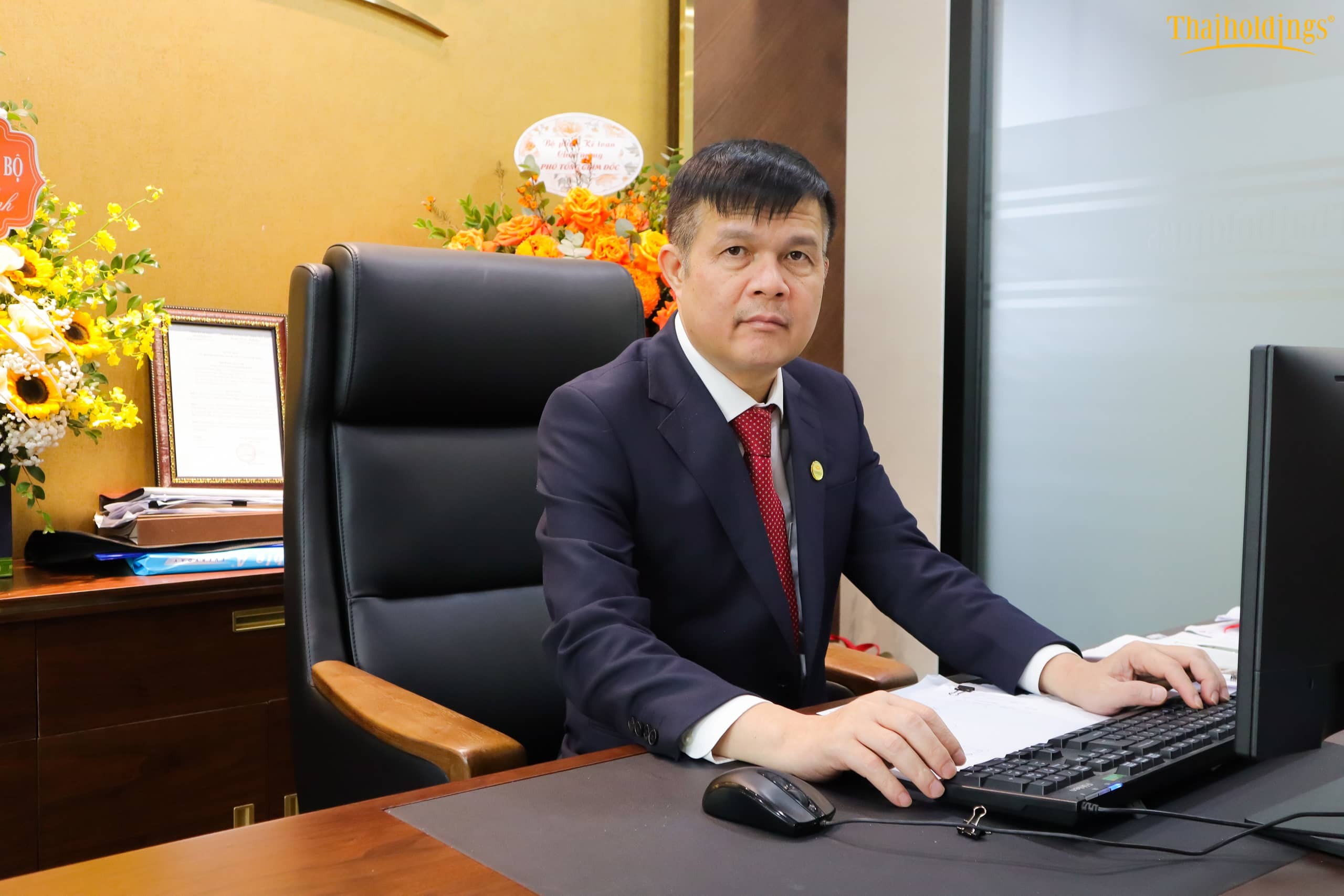 thaiholdingspngok-1784624988.jpg