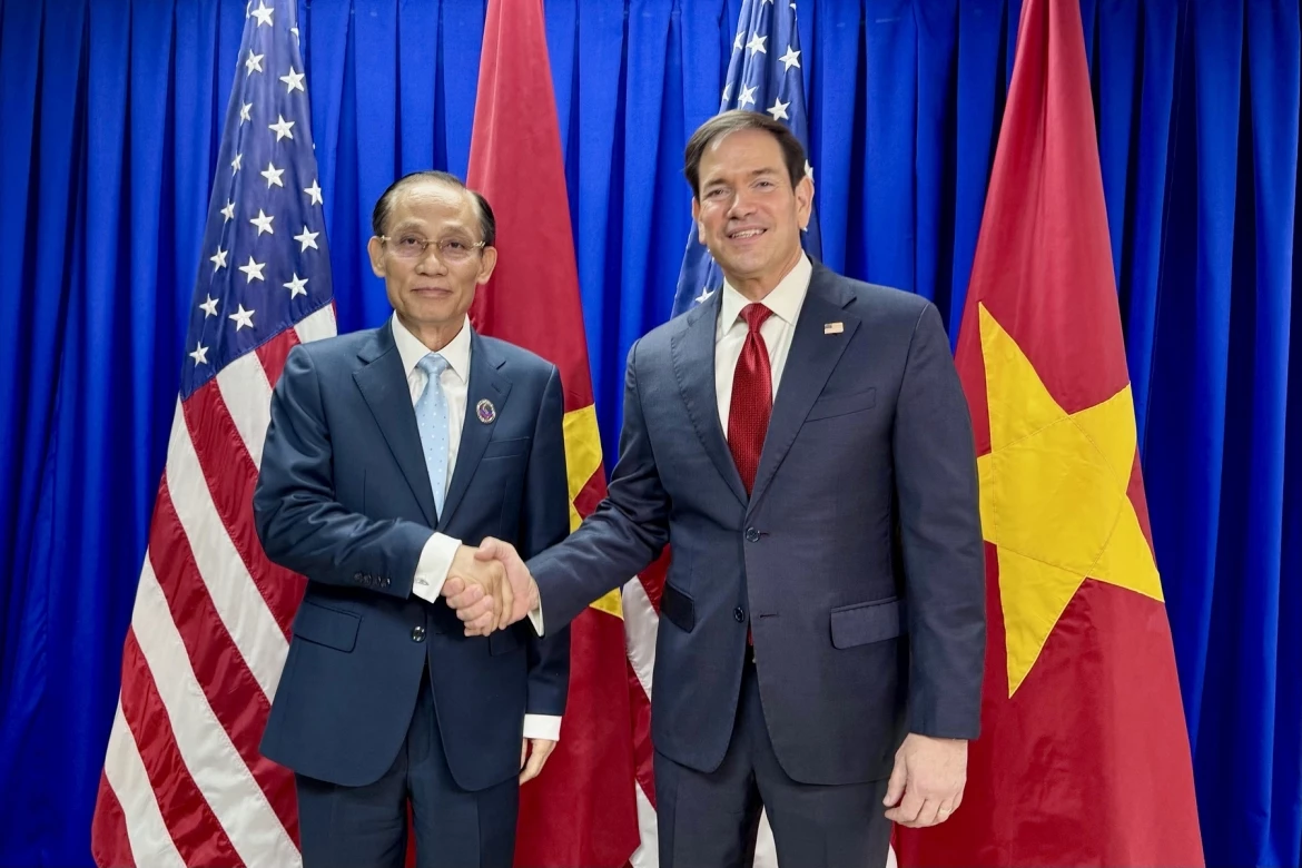 bo-truong-ngoai-giao-le-hoai-trung-gap-ngoai-truong-hoa-ky-1-1784851285.webp