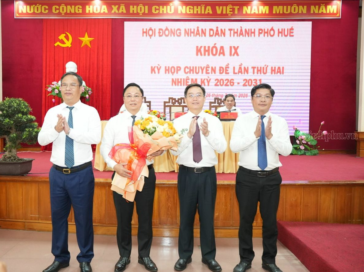 ong-le-tri-thanh-duoc-bau-lam-chu-tich-ubnd-tp-hue-01-1785126218.png